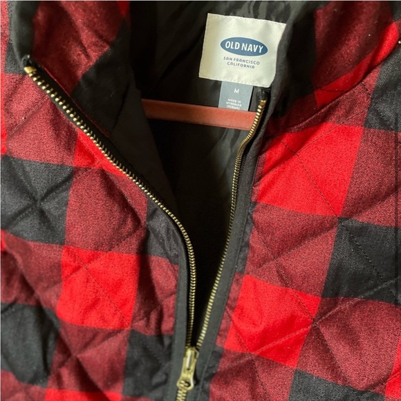 Old Navy Quilted Vest (M) - Picture 3 of 5